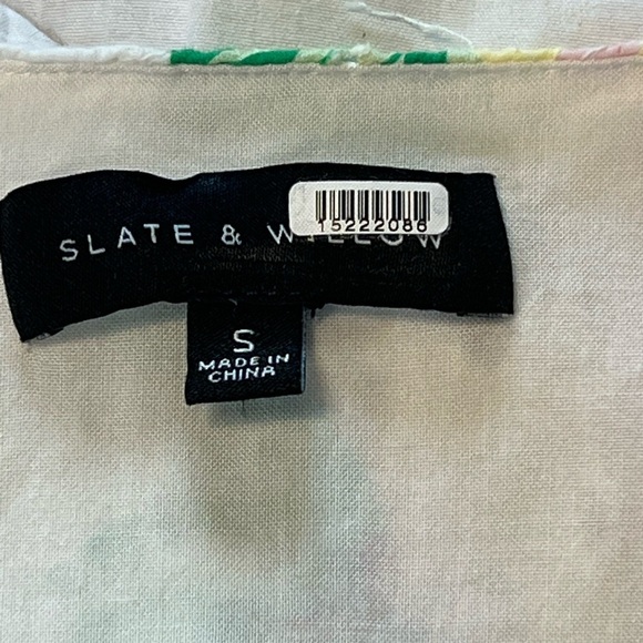 Slate and Willow Women’s size small Floral Eyelet Puff Sleeve Top tie back - Picture 8 of 9